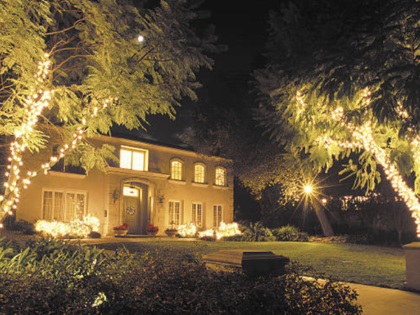 How Many Christmas Lights Does Your Home Need