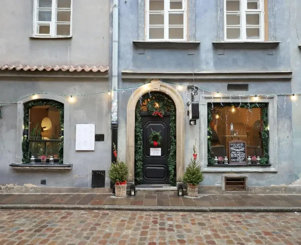 How to Decorate Your Door Safely for Christmas